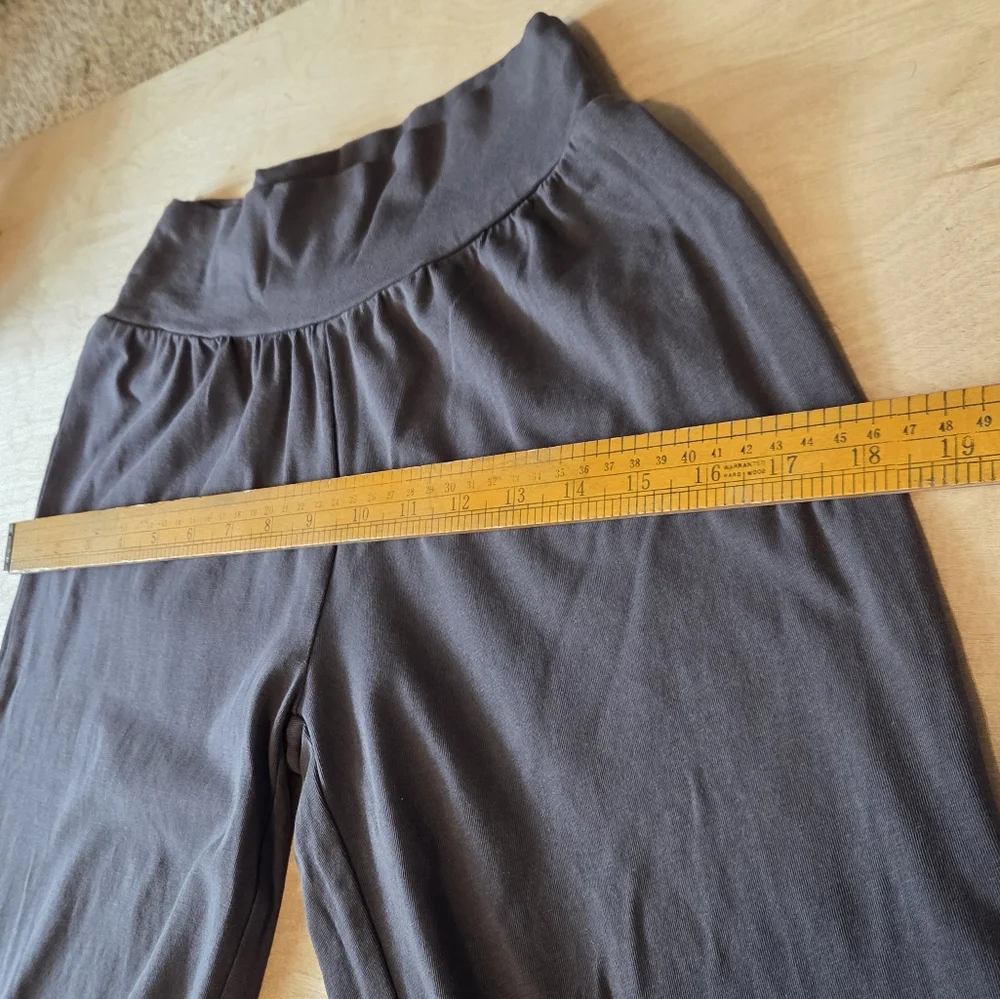 Matilda Jane Womens Gray Big Ruffle Pants Capris XS - Picture 10 of 12